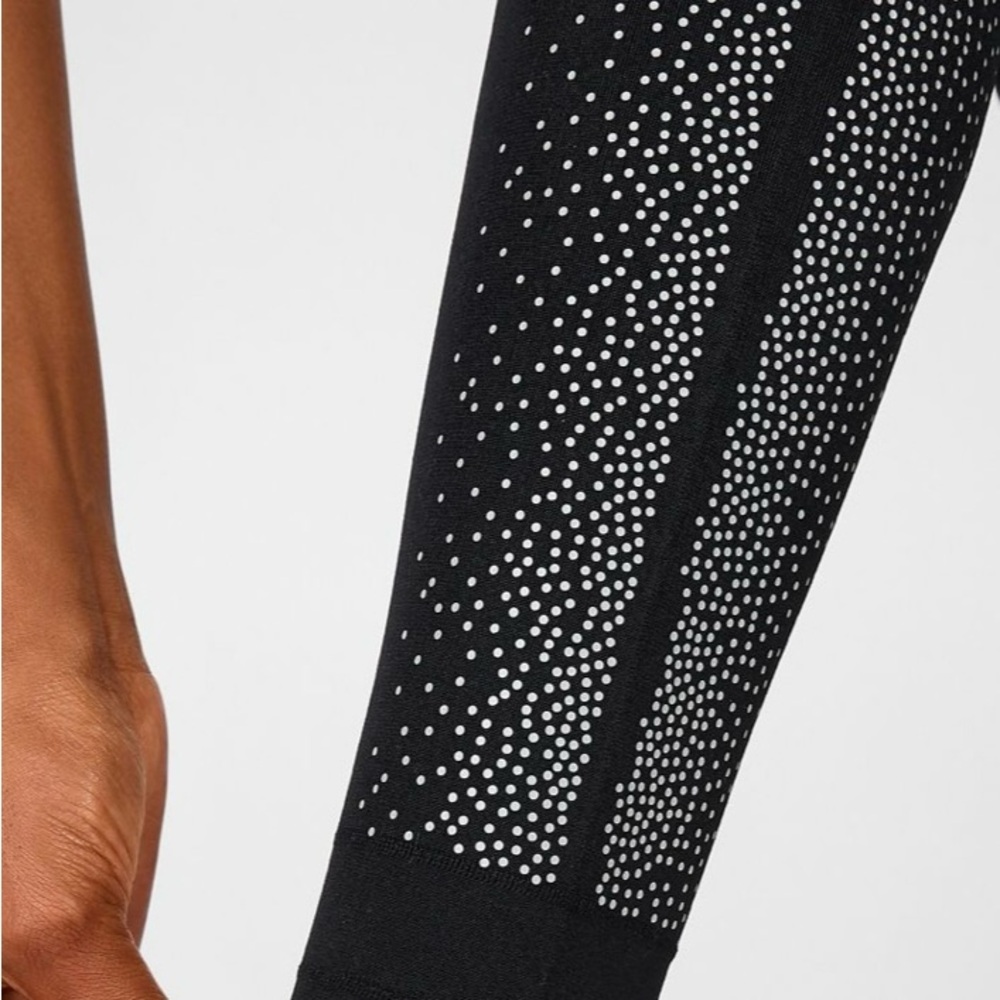 NWOT! Fabletics High-Waisted Sculptknit® Reflective Legging size XS - Picture 4 of 10